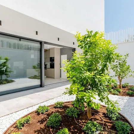 So & Lu Villas *